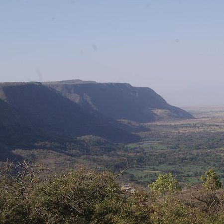 African Sunrise Lodge And Campsite Mto wa Mbu Buitenkant foto