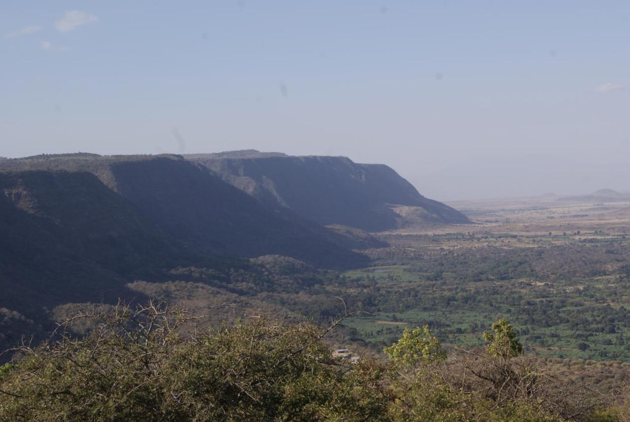 African Sunrise Lodge And Campsite Mto wa Mbu Buitenkant foto