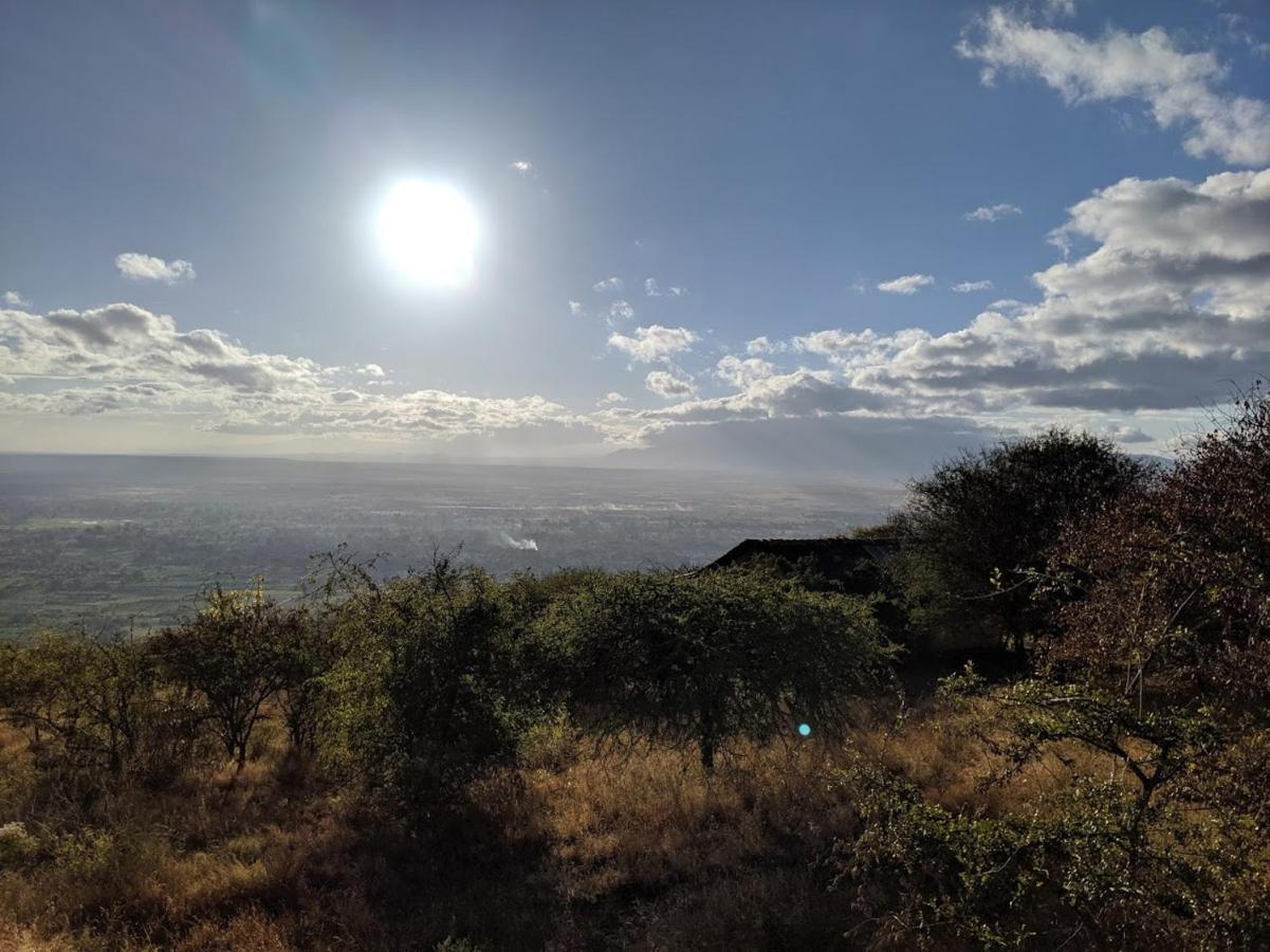 African Sunrise Lodge And Campsite Mto wa Mbu Buitenkant foto
